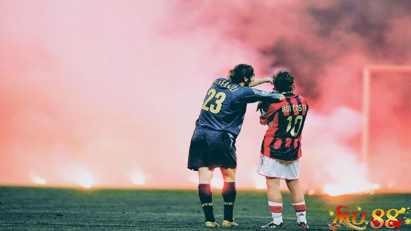 Bức ảnh nổi tiếng derby della Madonnina 